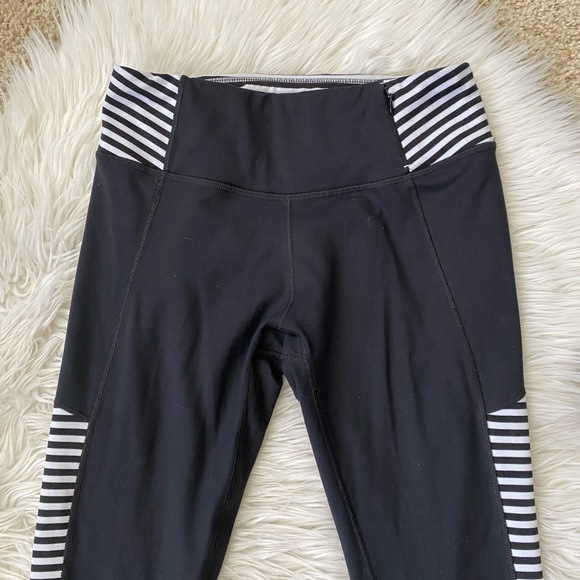 {Calia} Essential Stripe Tight Fit Capri in Black & White - Women’s Small - Picture 4 of 11
